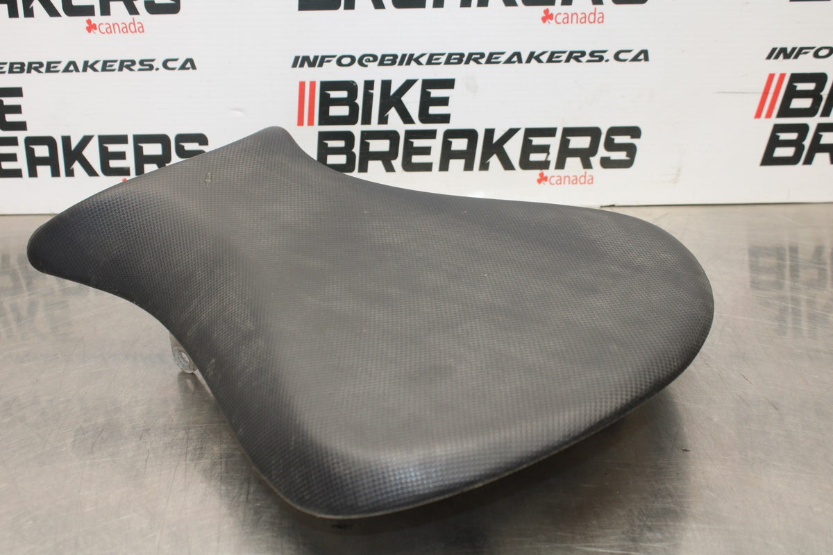 07-08 KAWASAKI NINJA ZX6R FRONT DRIVERS SEAT PAD SADDLE PILLION  BB203