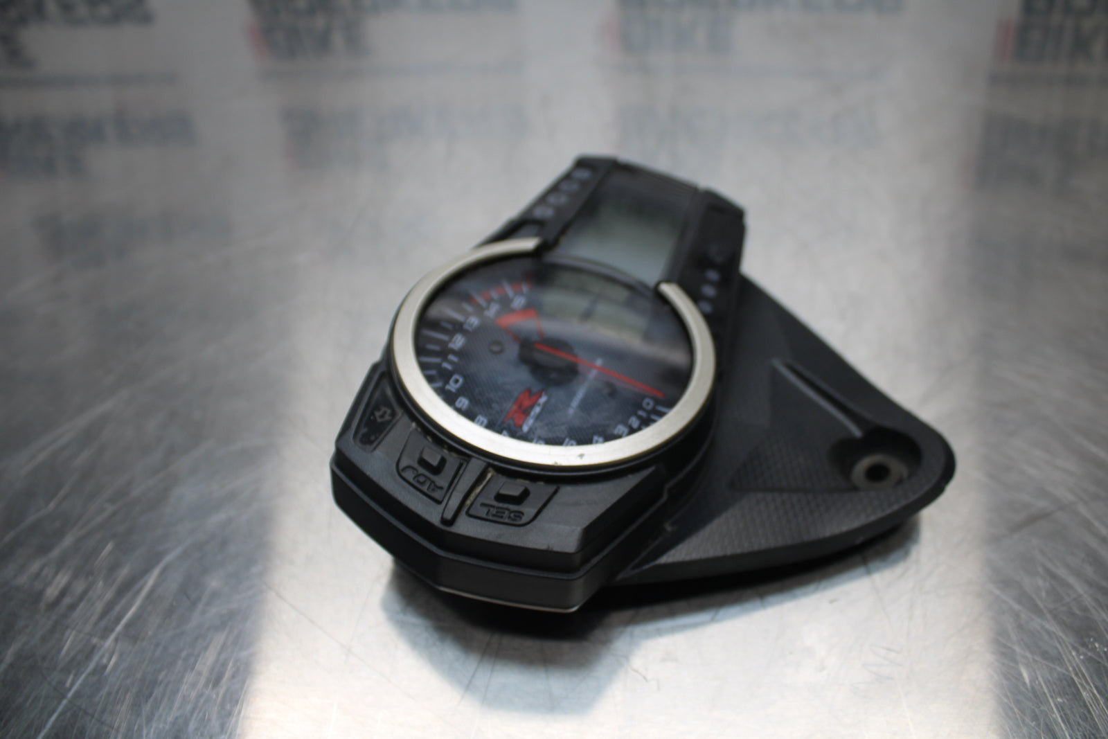 11 SUZUKI GSXR1000 SPEEDO TACH GAUGES CLUSTER SPEEDOMETER TACHOMETER BB142