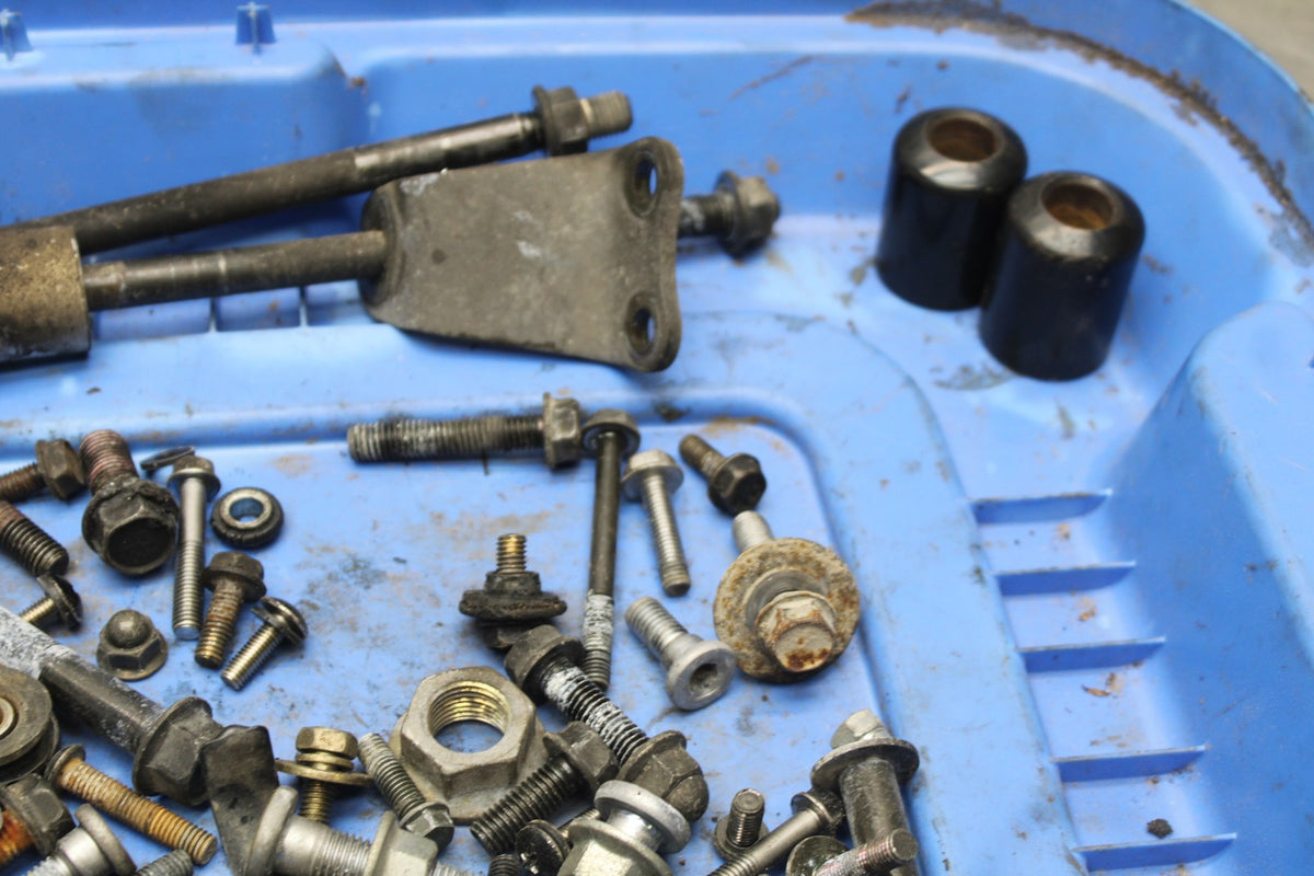 98 KAWASAKI NINJA ZX6 MOUNTING BOLTS HARDWARE SCREWS BB870