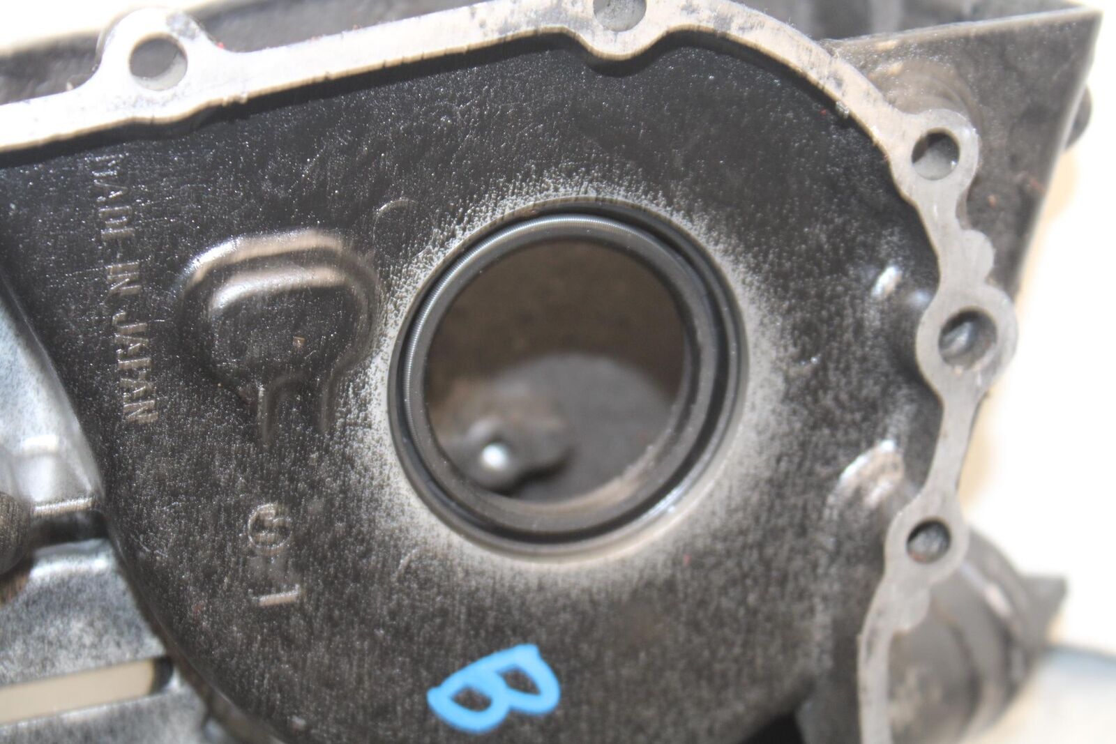 1985 Kawasaki Ninja 900R ZX900A ENGINE SPROCKET COVER BB84