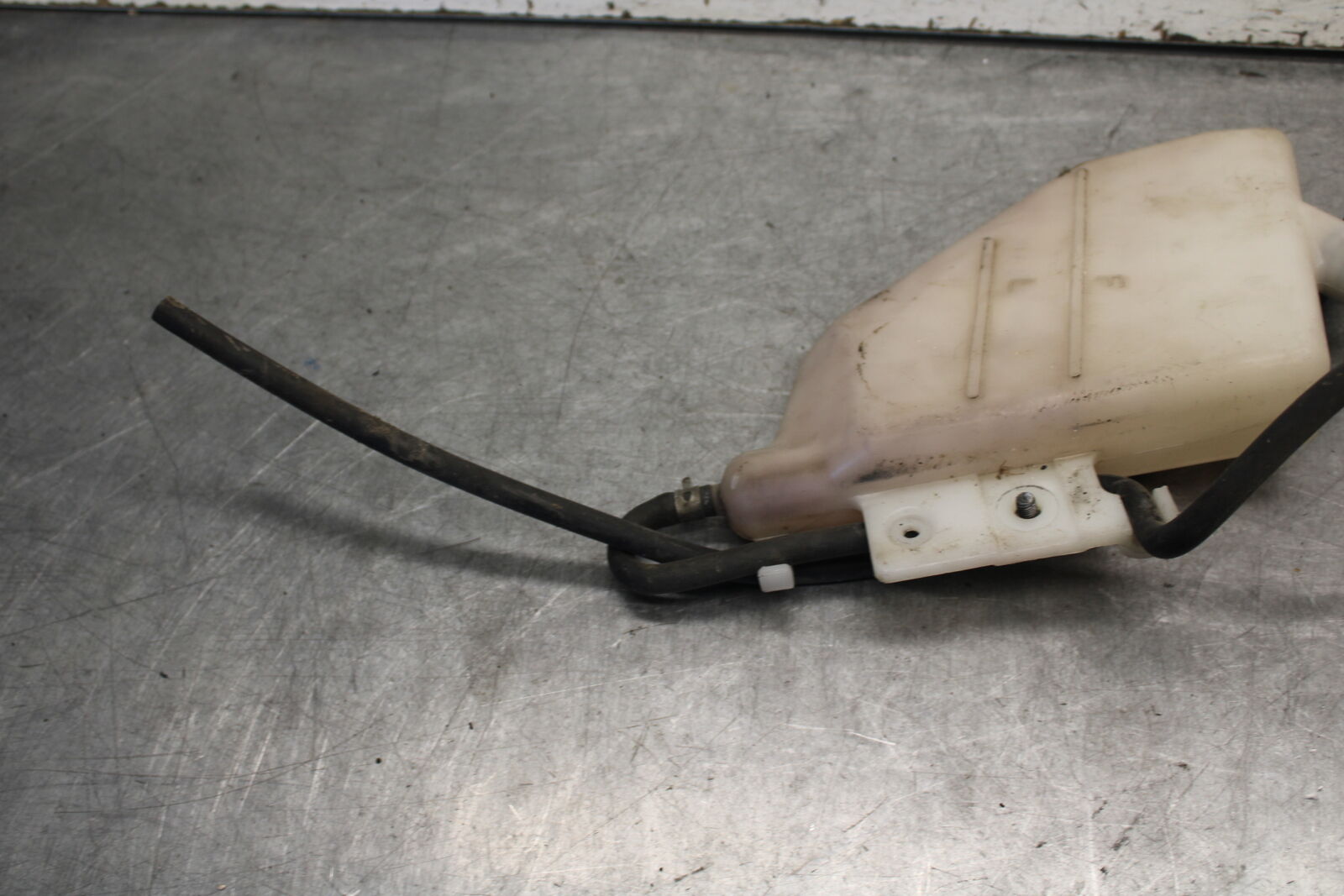 05-06 SUZUKI GSXR1000 COOLANT WATER TANK RESERVOIR BOTTLE 17910-41G00 BB677