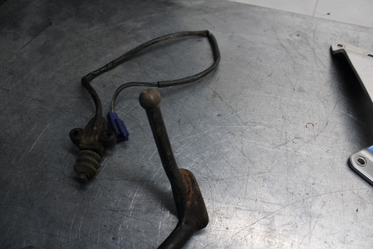 89-90 YAMAHA FZR600 KICKSTAND SIDE KICK STAND 4BP-27311-00-00 BB76
