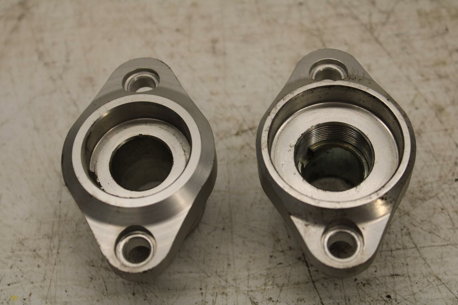 07-16 TRIUMPH STREET TRIPLE REAR BACK SWINGARM BOLT SUSPENSION PIVOT AXLE BB361