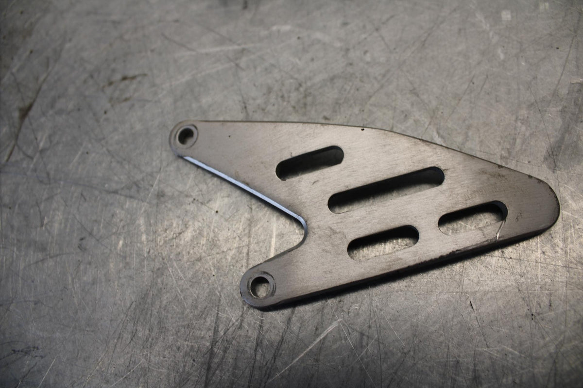 07-08 YAMAHA YZF R1 RIGHT FRONT FOOT REST PEG STEP BB439