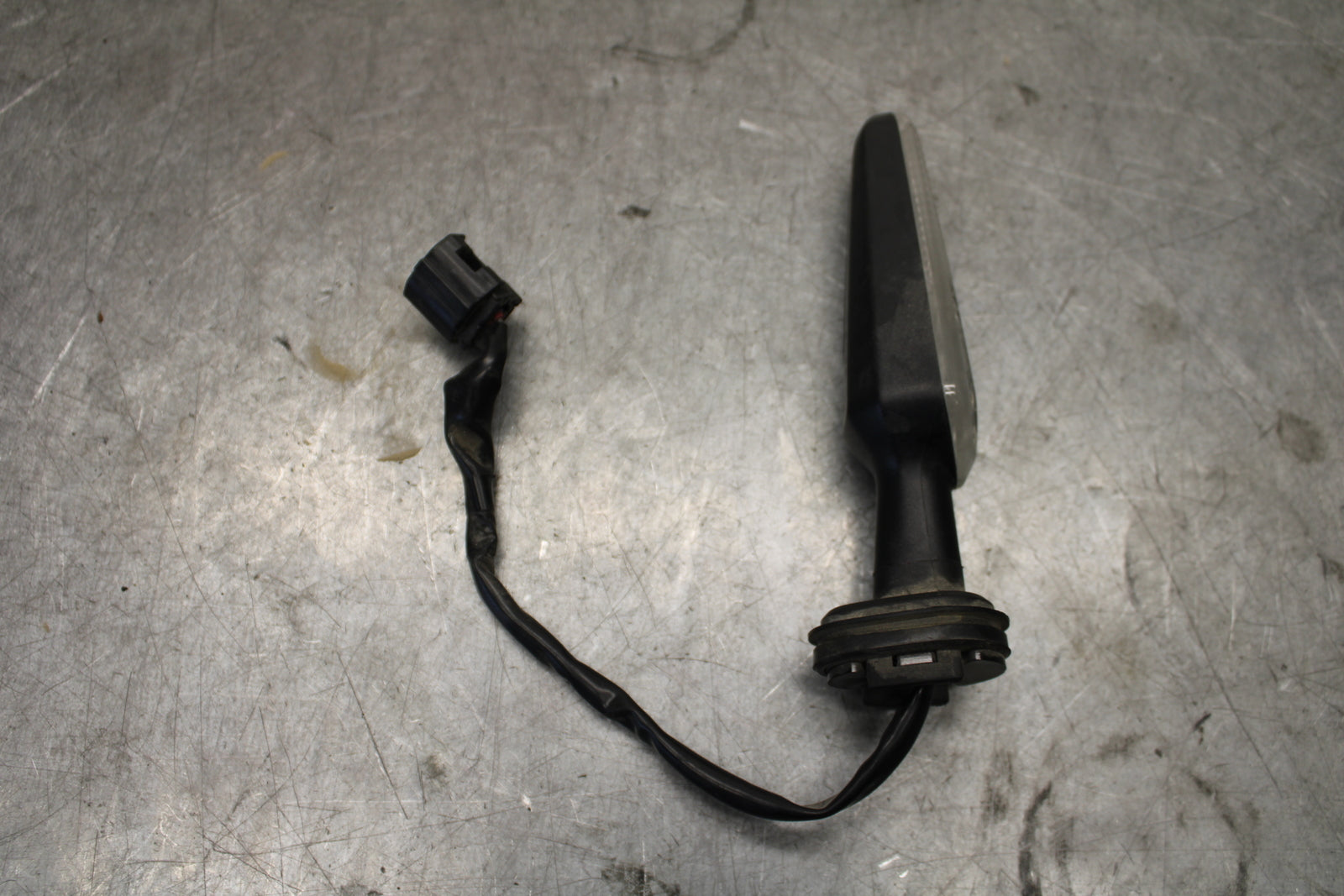 22-24 YAMAHA XSR900 RIGHT FRONT TURN SIGNAL LIGHT INDICATOR BB683