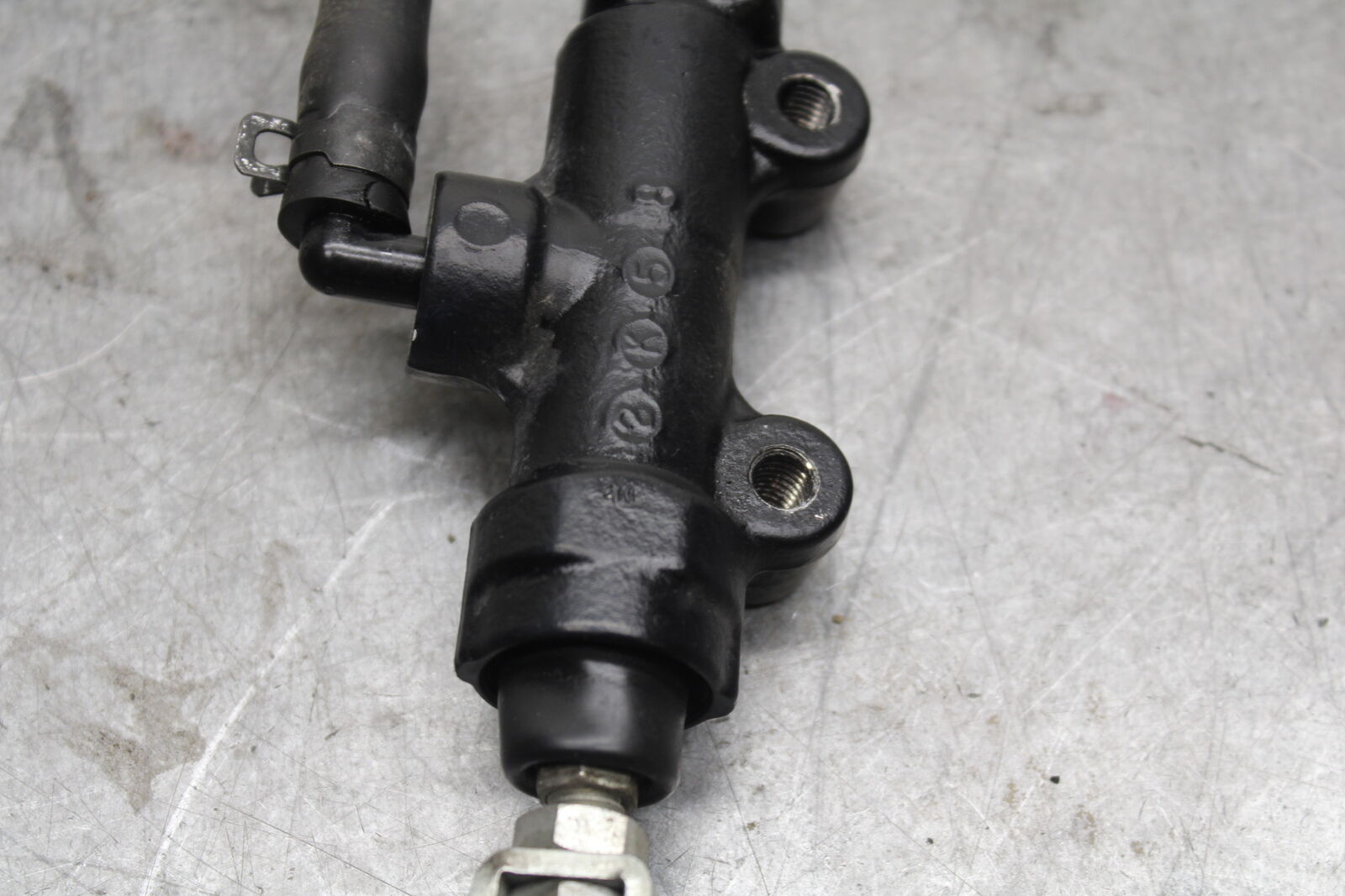 13-18 KAWASAKI NINJA ZX6R REAR BACK BRAKE MASTER CYLINDER W RESERVOIR BB682