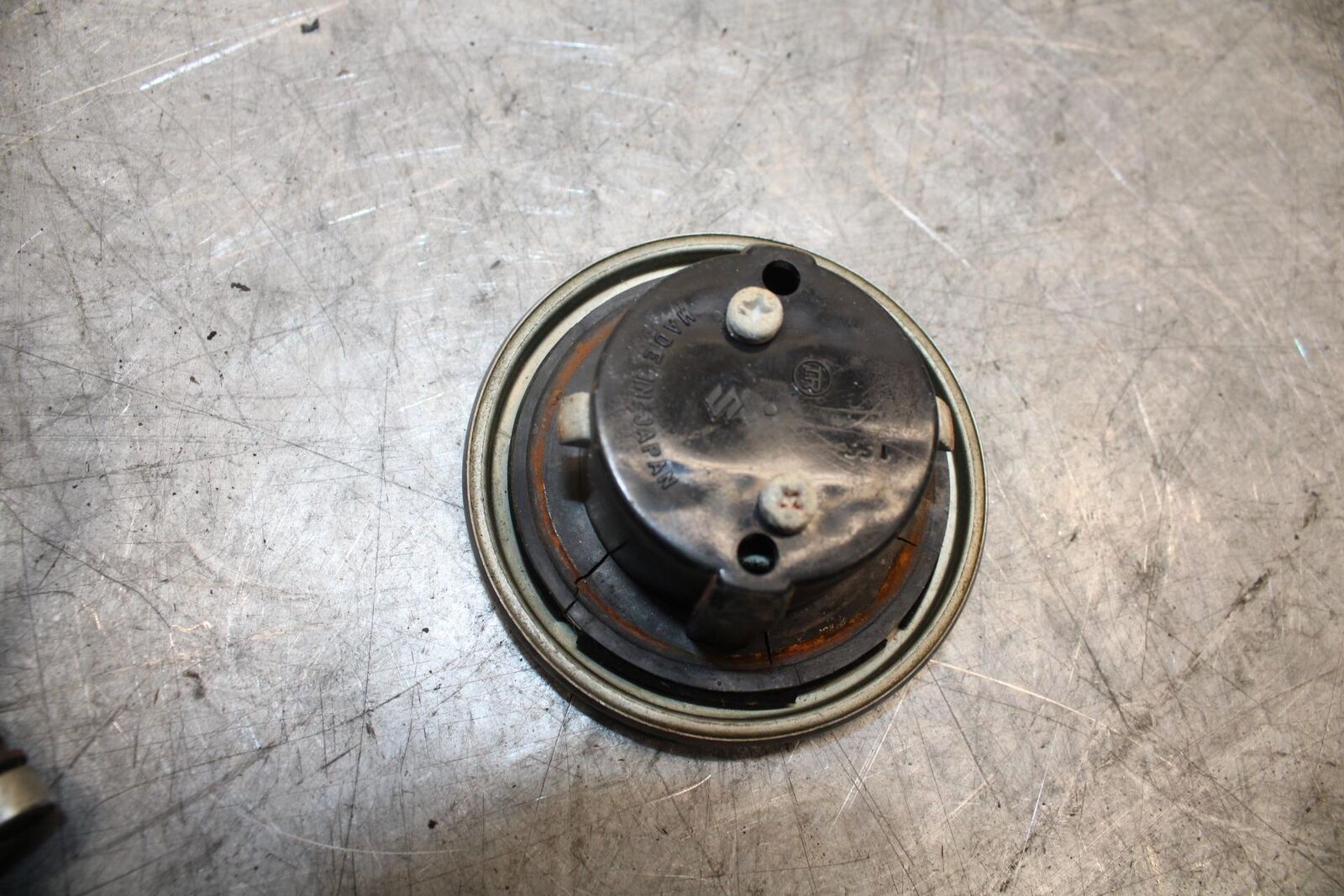 1982 Suzuki GS450L IGNITION LOCK KEY SET W/ GAS CAP AND SEAT LOCK BB52