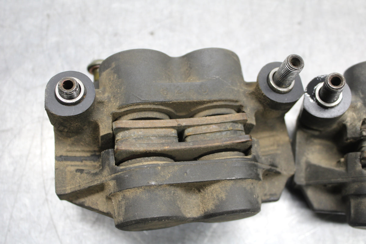 06-07 YAMAHA YZF R6 RIGHT LEFT FRONT BRAKE CALIPER SET PAIR CALIPERS BB742