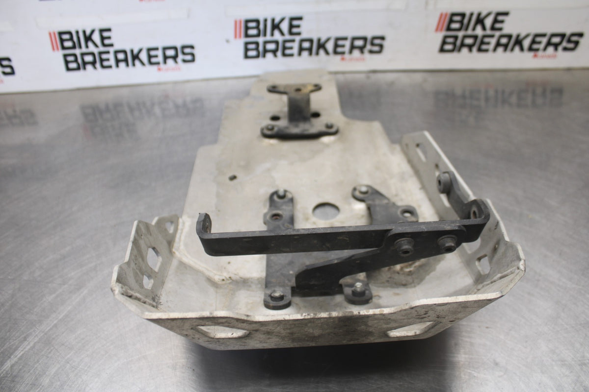 19 BMW F750GS SKID PLATE TRAY LOWER ENGINE FRAME GUARD BB938