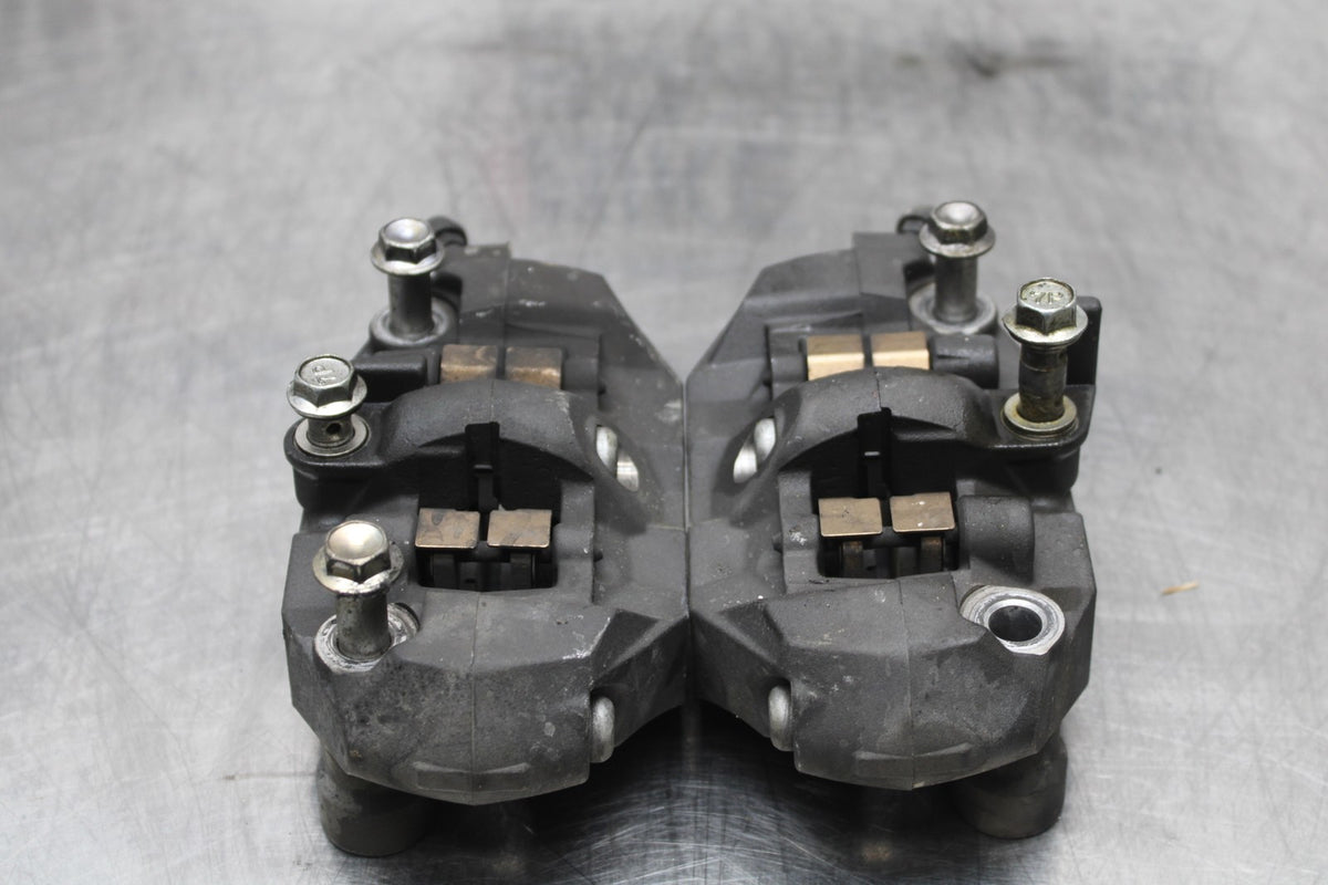 06-07 SUZUKI GSXR 600 RIGHT LEFT FRONT BRAKE CALIPER SET PAIR CALIPERS BB178