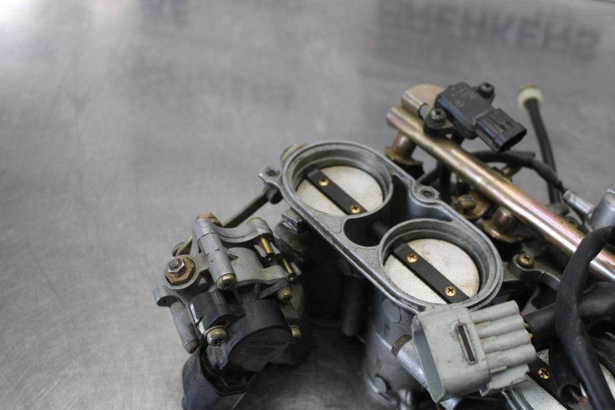 04-06 YAMAHA YZF R1 MAIN FUEL INJECTORS / THROTTLE BODIES BB432