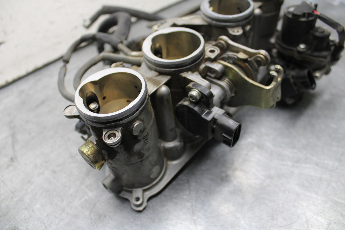04-06 YAMAHA YZF R1 MAIN FUEL INJECTORS / THROTTLE BODIES 5VY-13750-30-00 BB659