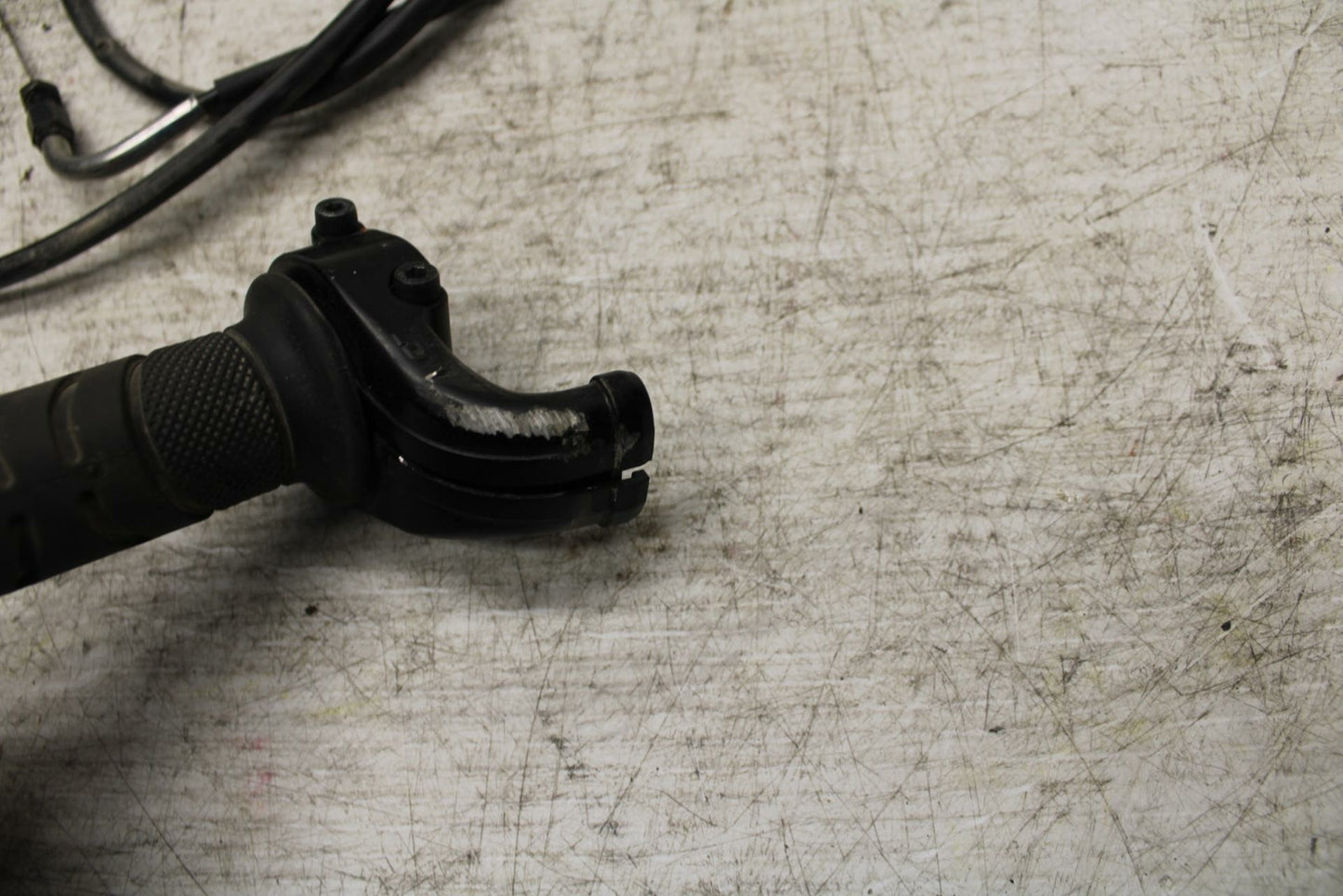 20-21 YAMAHA XSR900 THROTTLE CABLE LINE HOUSING GUIDE BB372