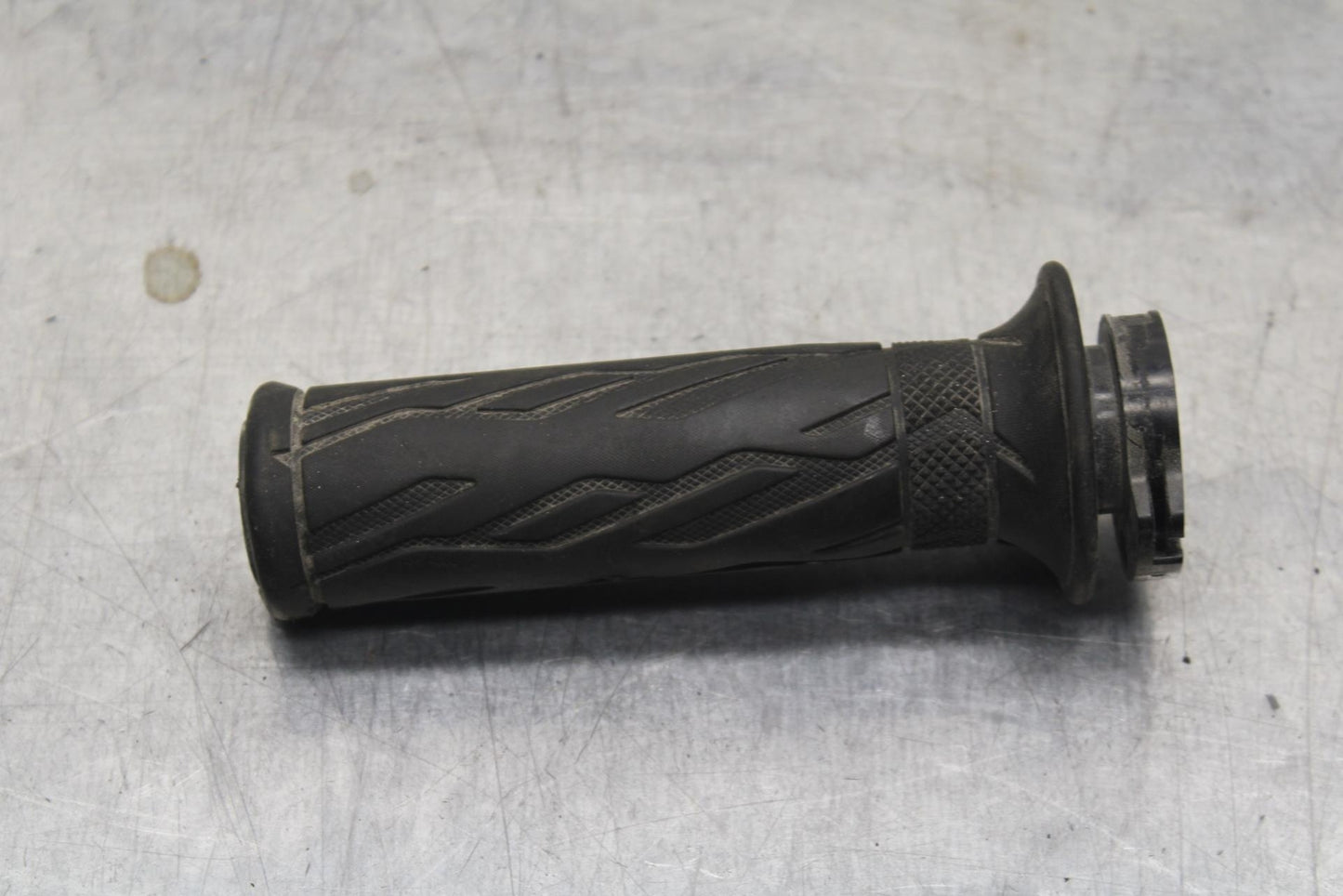 2011 Suzuki GSXR600 RIGHT THROTTLE GRIP BB605