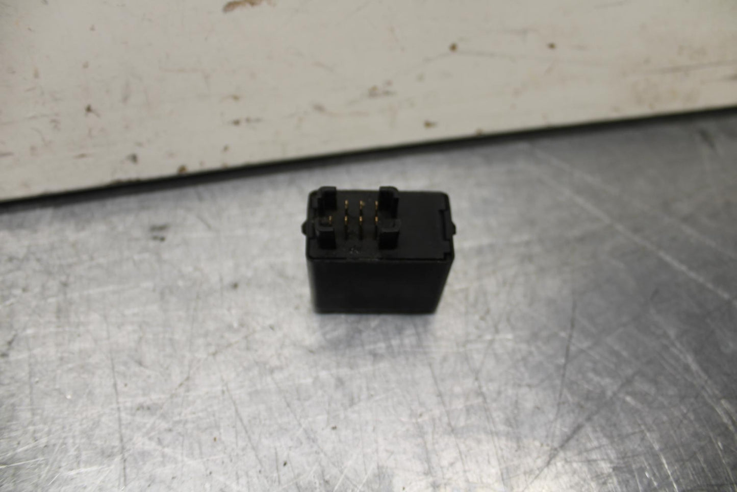 01 SUZUKI GSXR1000 TURN SIGNAL BLINKER RELAY FLASHER SWITCH 38610-03F00 BB100