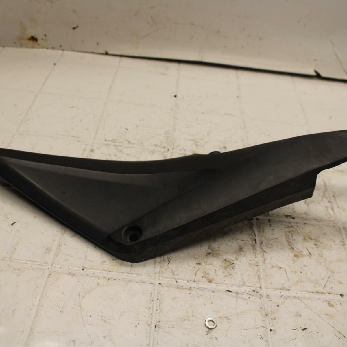 05-06 HONDA CBR600RR RIGHT FRONT SIDE SEAT SADDLE PANEL TRIM COWL FAIRING BB399