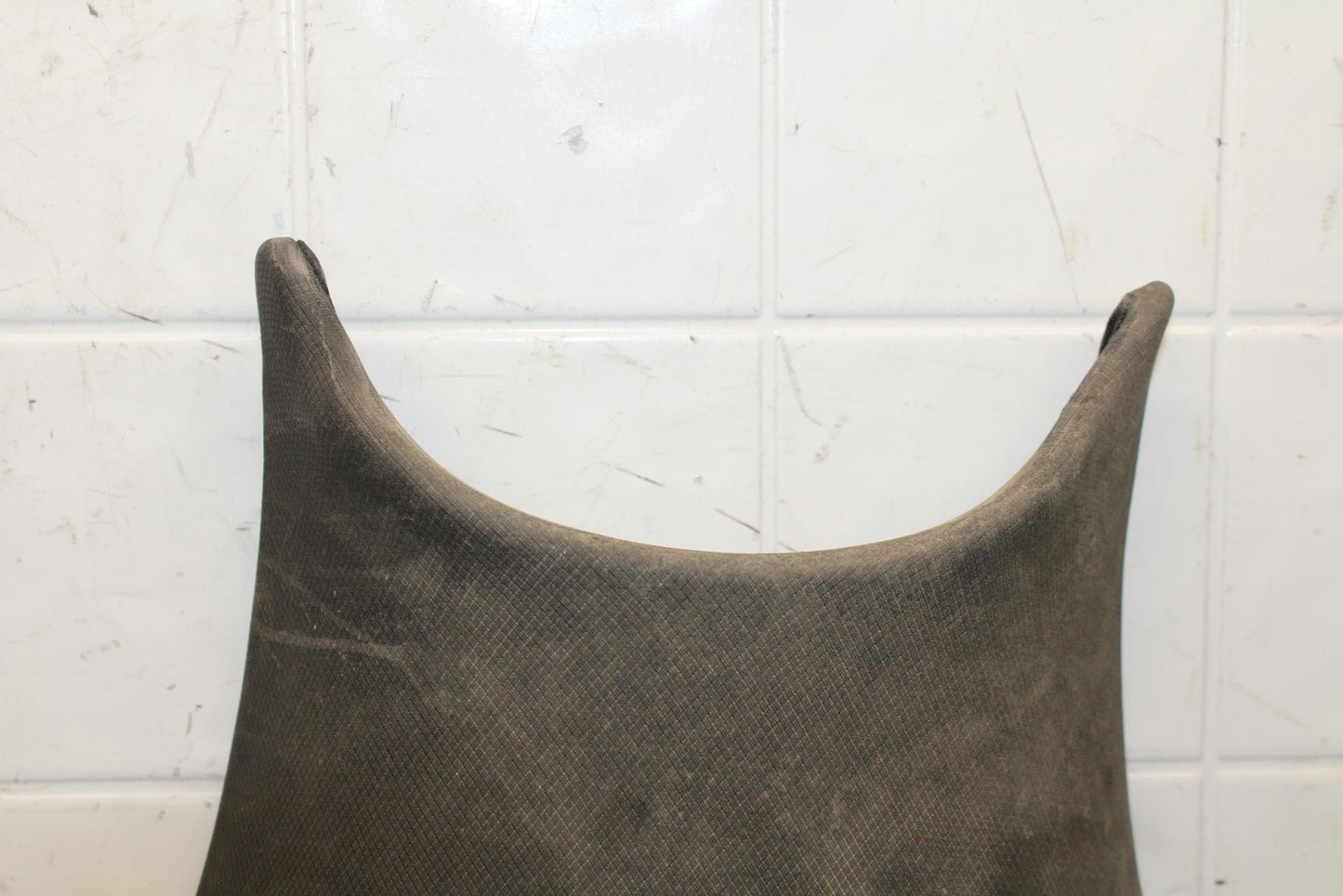 20 KAWASAKI Z400 ER400 ABS FRONT DRIVERS SEAT PAD SADDLE PILLION BB586