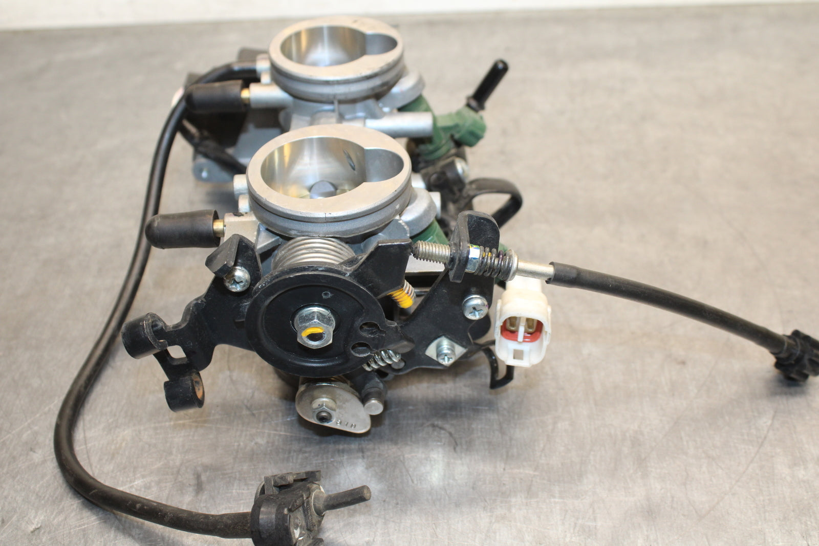 12-17 KAWASAKI NINJA 650 MAIN FUEL INJECTORS / THROTTLE BODIES BB129