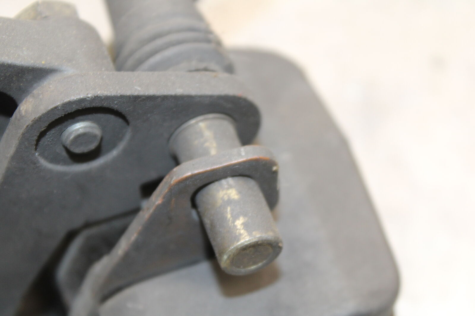 09-12 KAWASAKI NINJA ZX6R ZX600R REAR BACK BRAKE CALIPER W MOUNT BRACKET BB656