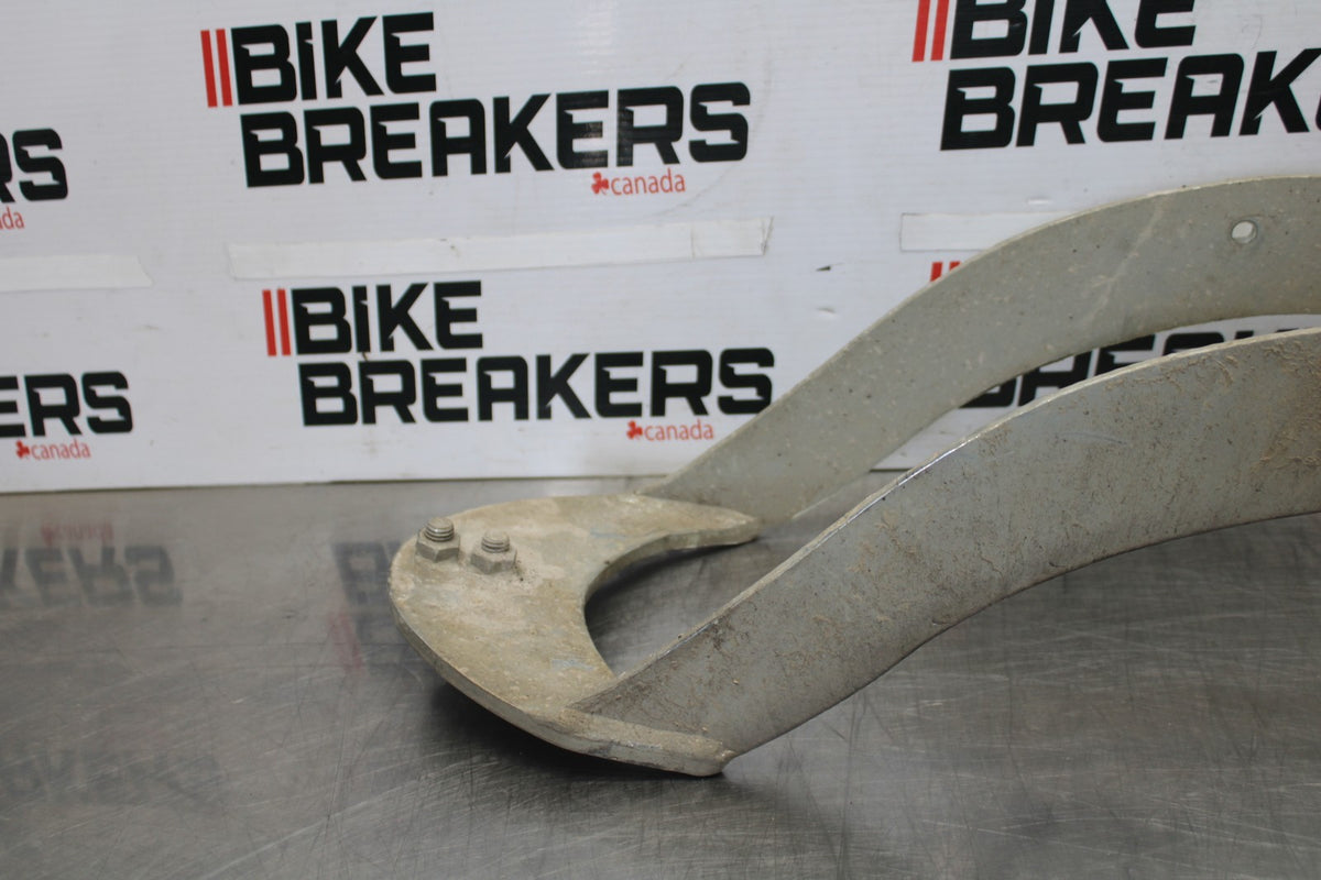08 KAWASAKI VULCAN 1600 VN1600D NOMAD REAR BACK HITCH MOUNT BRACKET BB904