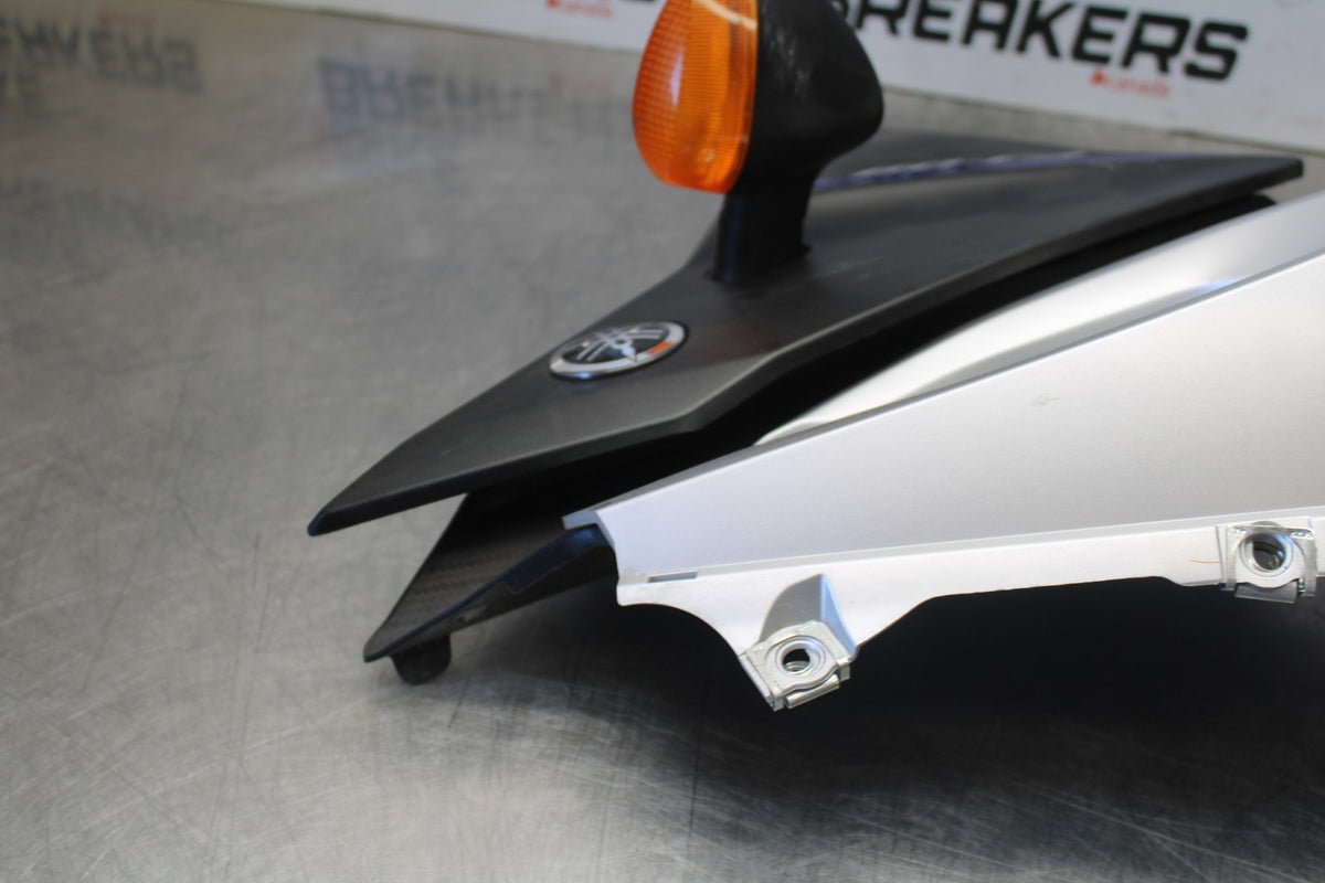 15-17 YAMAHA FJ09 RIGHT FRONT UPPER MID SIDE FAIRING COWL PLASTIC BB906