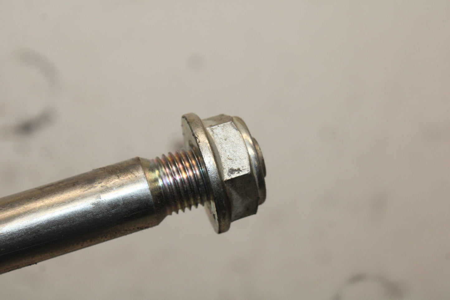 09-15 YAMAHA FZ6R REAR BACK SWINGARM BOLT PIVOT AXLE 1AE-22141-01-00 BB719