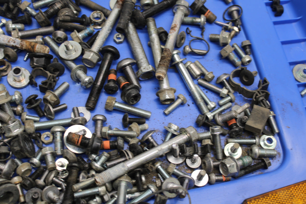 14-15 YAMAHA V STAR 1300 XVS1300CT TOURER MOUNTING BOLTS HARDWARE MOTOR BB722