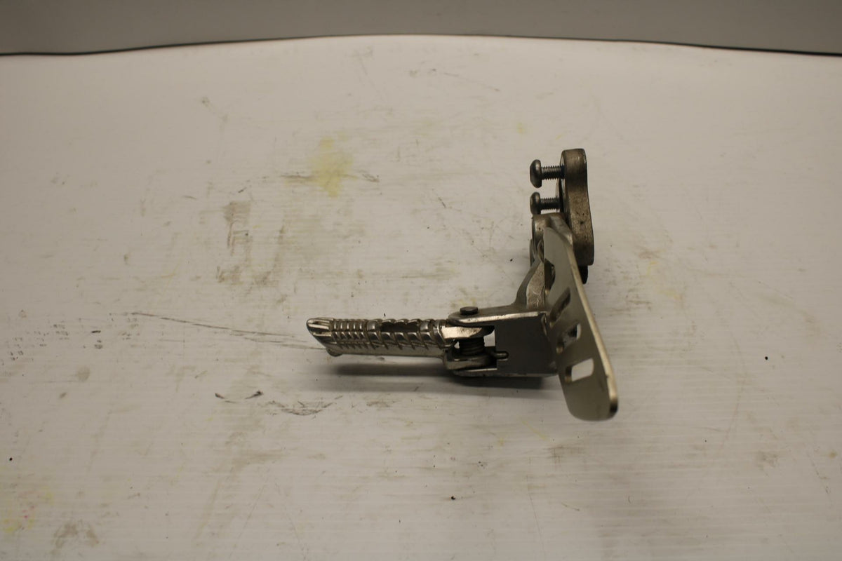 06-07 SUZUKI GSXR600 LEFT REARSET REAR SET DRIVER FOOT PEG BRACKET MOUNT BB245
