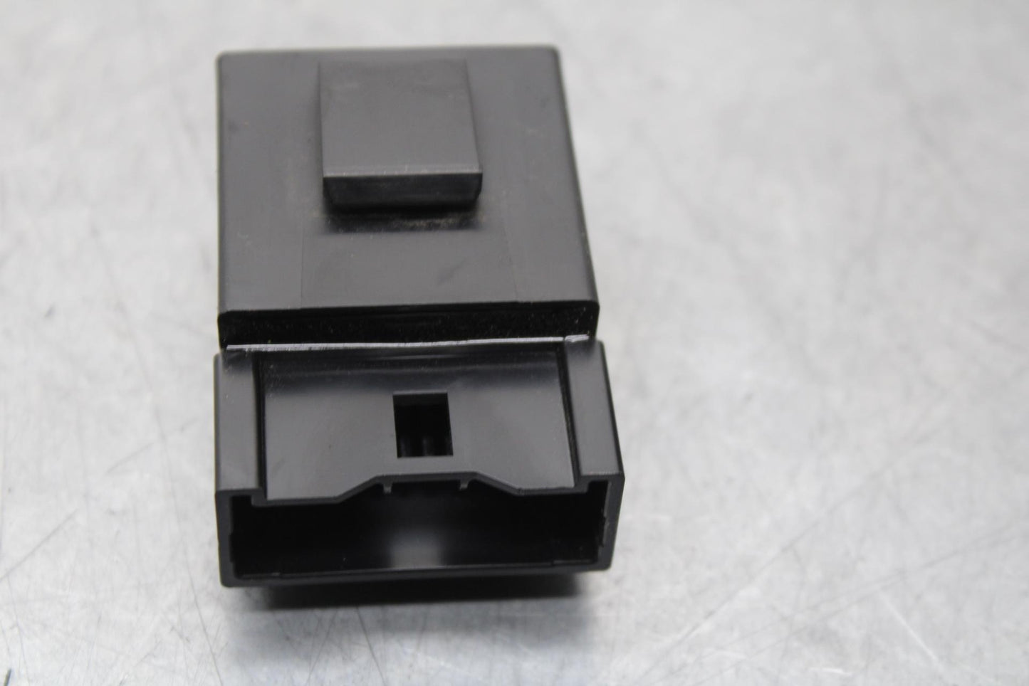 22-23 YAMAHA YZF R7 RELAY ASSEMBLY FUSE BOX BB583