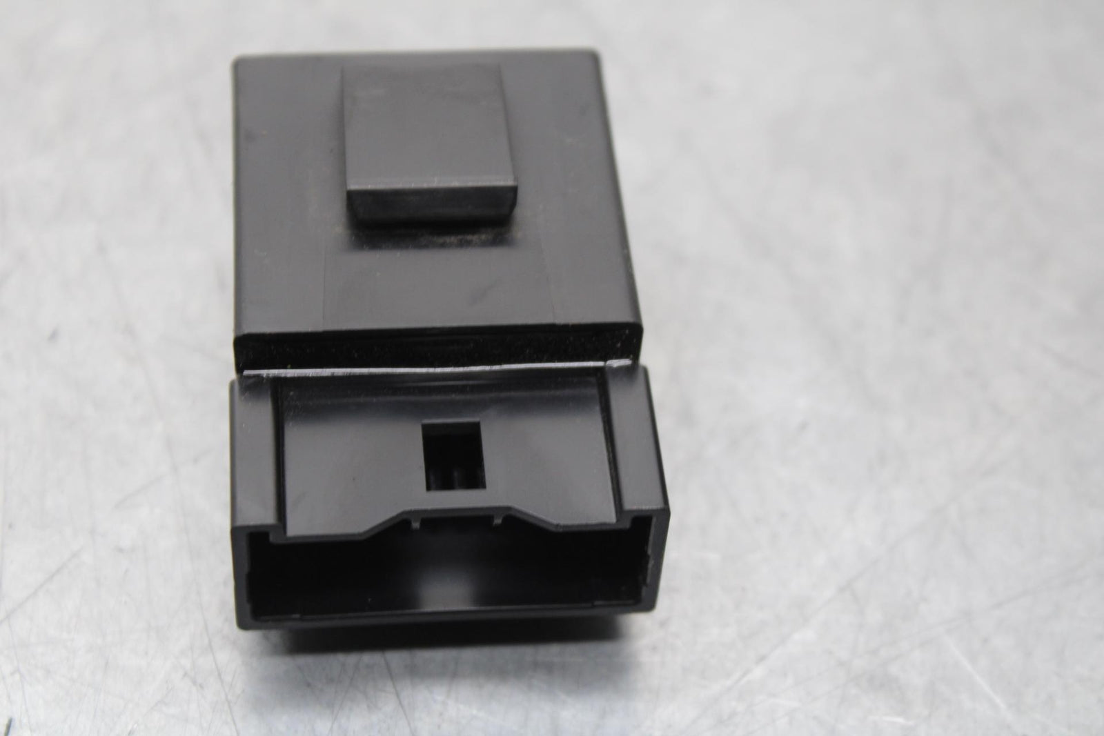 22-23 YAMAHA YZF R7 RELAY ASSEMBLY FUSE BOX BB583