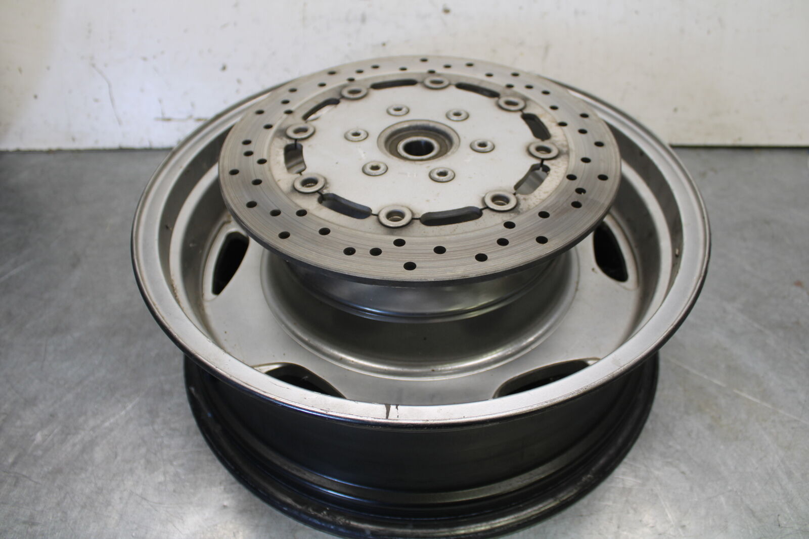 05-09 SUZUKI BOULEVARD C90 REAR WHEEL BACK RIM BB692