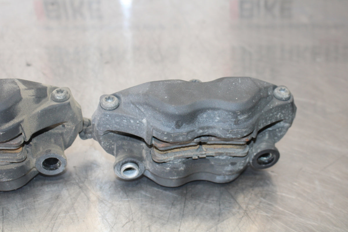 05-06 HONDA CBR600RR RIGHT LEFT FRONT BRAKE CALIPER SET PAIR CALIPERS BB149