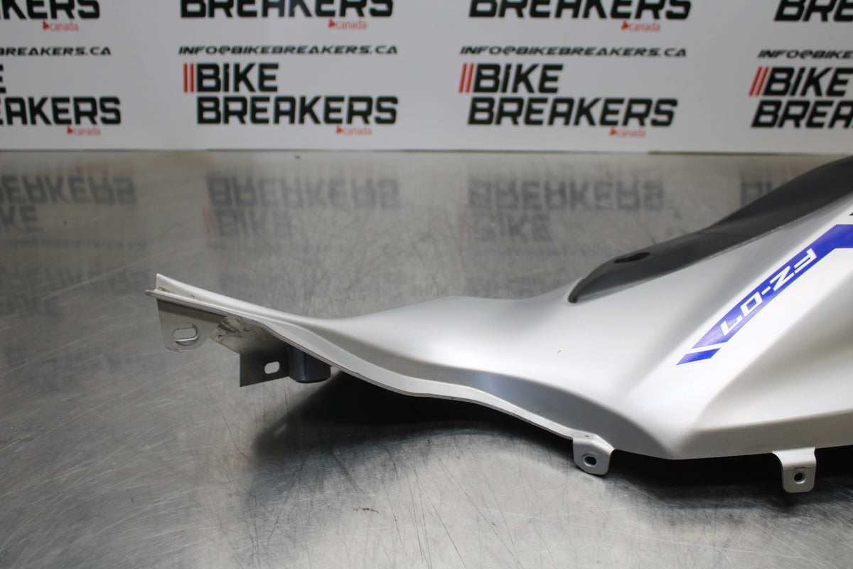 14-17 YAMAHA FZ07 LEFT LOWER MID UPPER SIDE FAIRING COWL BB162