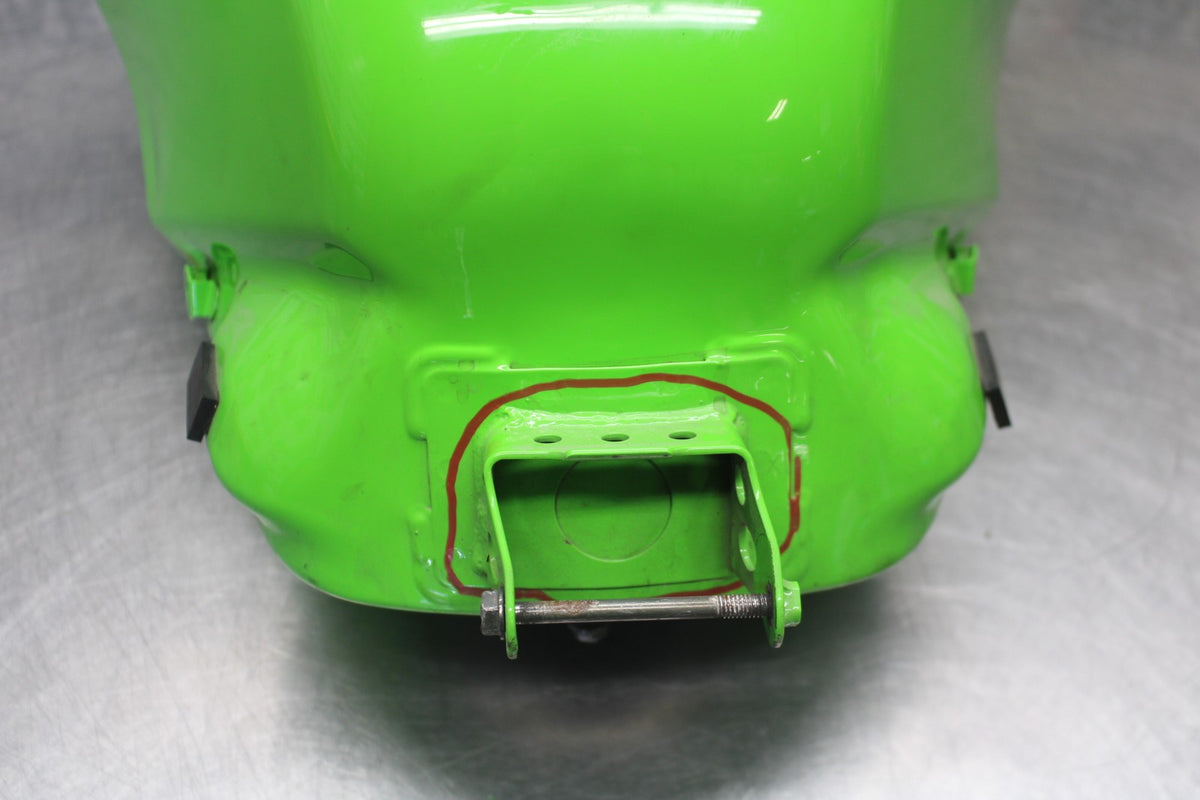 04-05 KAWASAKI NINJA ZX10R GAS TANK FUEL CELL PETROL RESERVOIR BB931