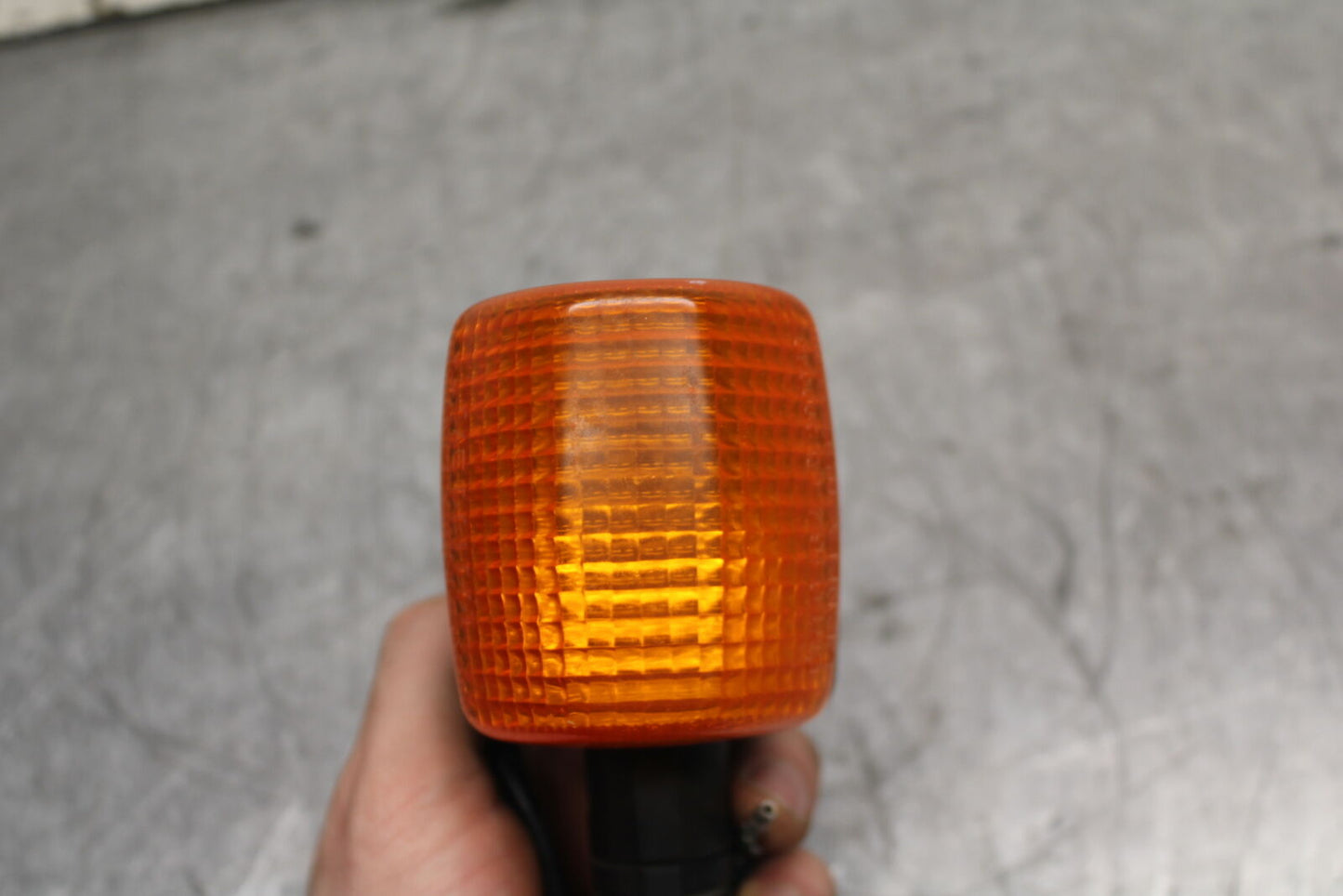 84 HONDA INTERCEPTOR 750 VF750F RIGHT FRONT TURN SIGNAL LIGHT INDICATOR BB108
