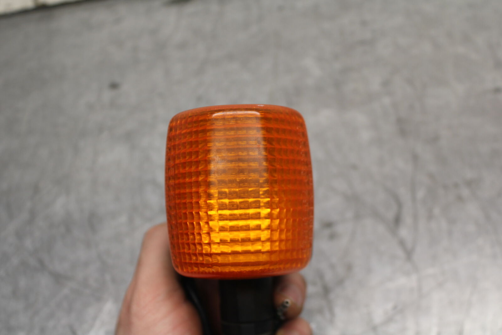 84 HONDA INTERCEPTOR 750 VF750F RIGHT FRONT TURN SIGNAL LIGHT INDICATOR BB108