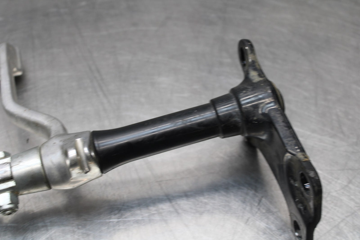 95-03 HARLEY-DAVIDSON SPORTSTER 1200 CUSTOM XL1200C RIGHT FRONT FOOT REST PEG