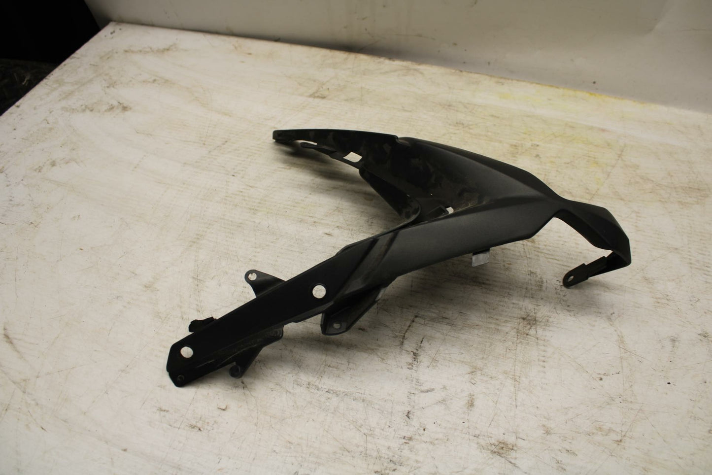 11-12 KAWASAKI NINJA 400 EX400 C FRONT CENTER COWL FAIRING BB358