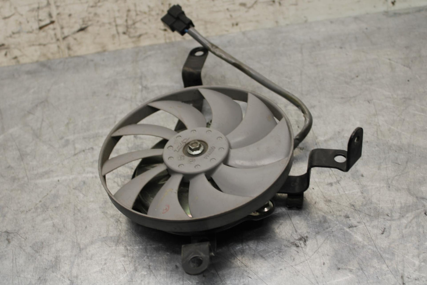 2007 Yamaha YZF R1 RIGHT ENGINE RADIATOR COOLING FAN 4C8-12405-10-00 BB575