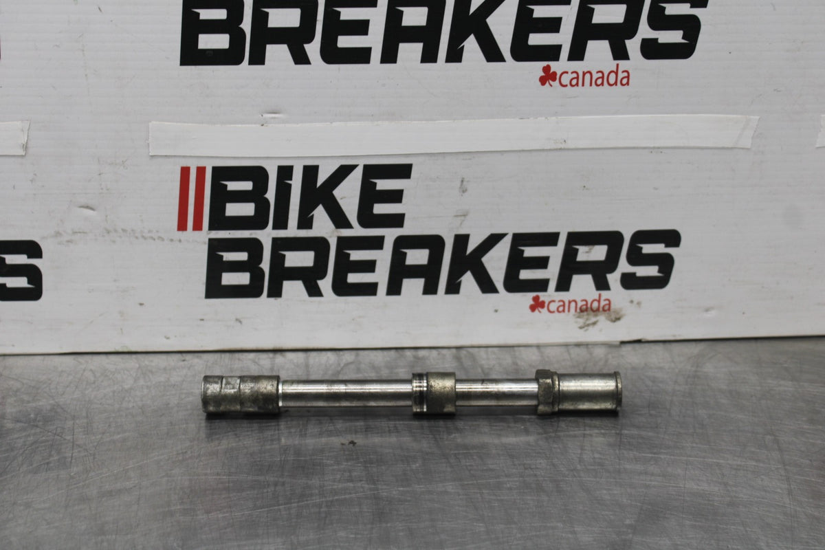 84 HONDA INTERCEPTOR 1000 VF1000F FRONT WHEEL RIM AXLE PIVOT BOLT BB878