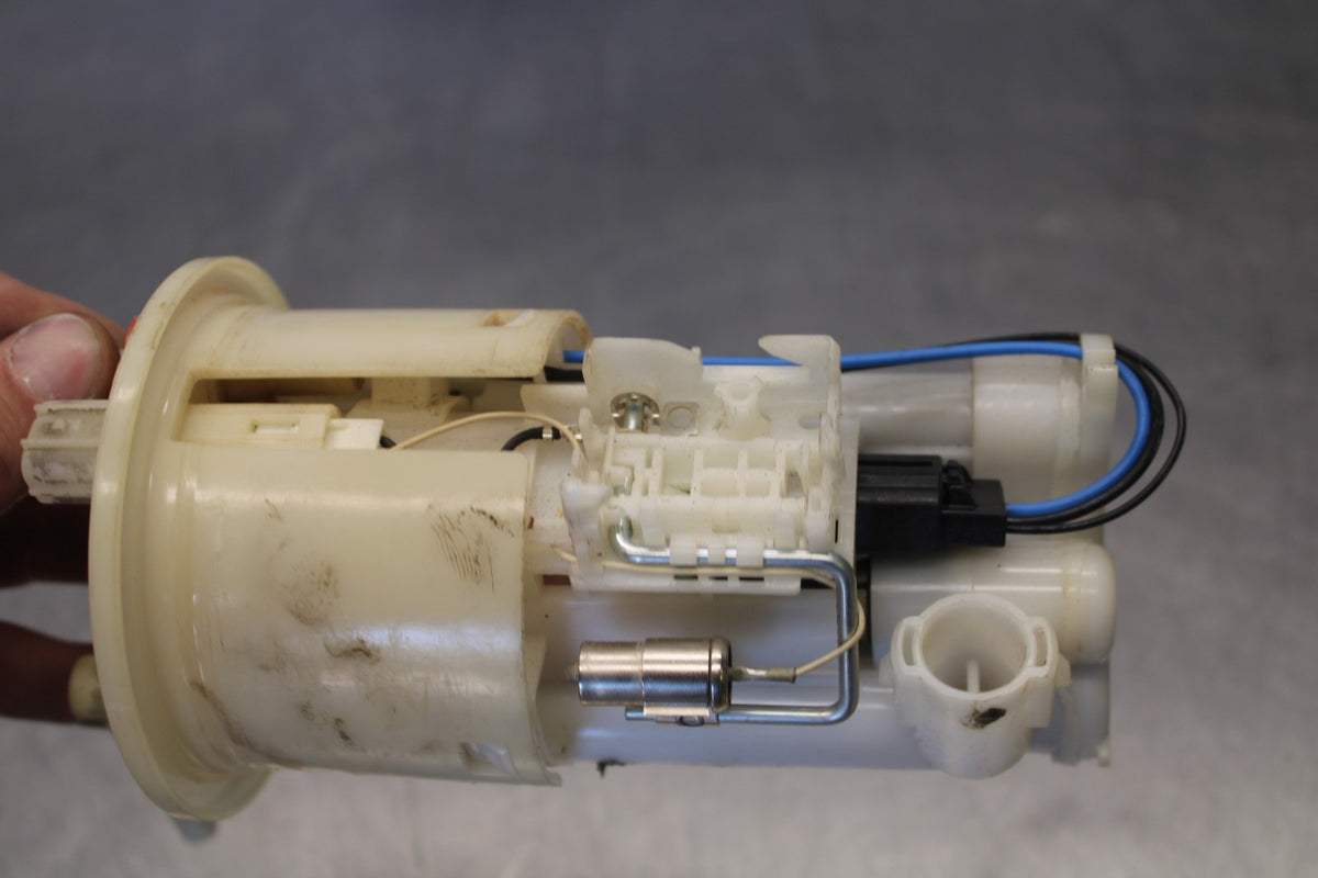 03-04 YAMAHA YZF R6 FUEL PUMP GAS PETROL SENDER UNIT BB890
