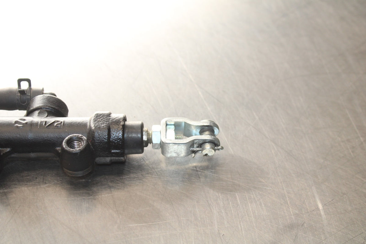 24-25 KAWASAKI NINJA ZX6R REAR BACK BRAKE MASTER CYLINDER W RESERVOIR BB939