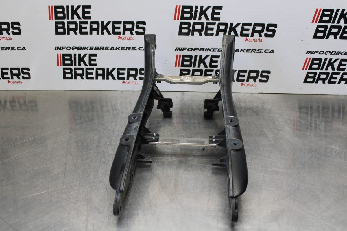 06-07 SUZUKI GSXR 600 FRONT SUBFRAME SUB FRAME BB178