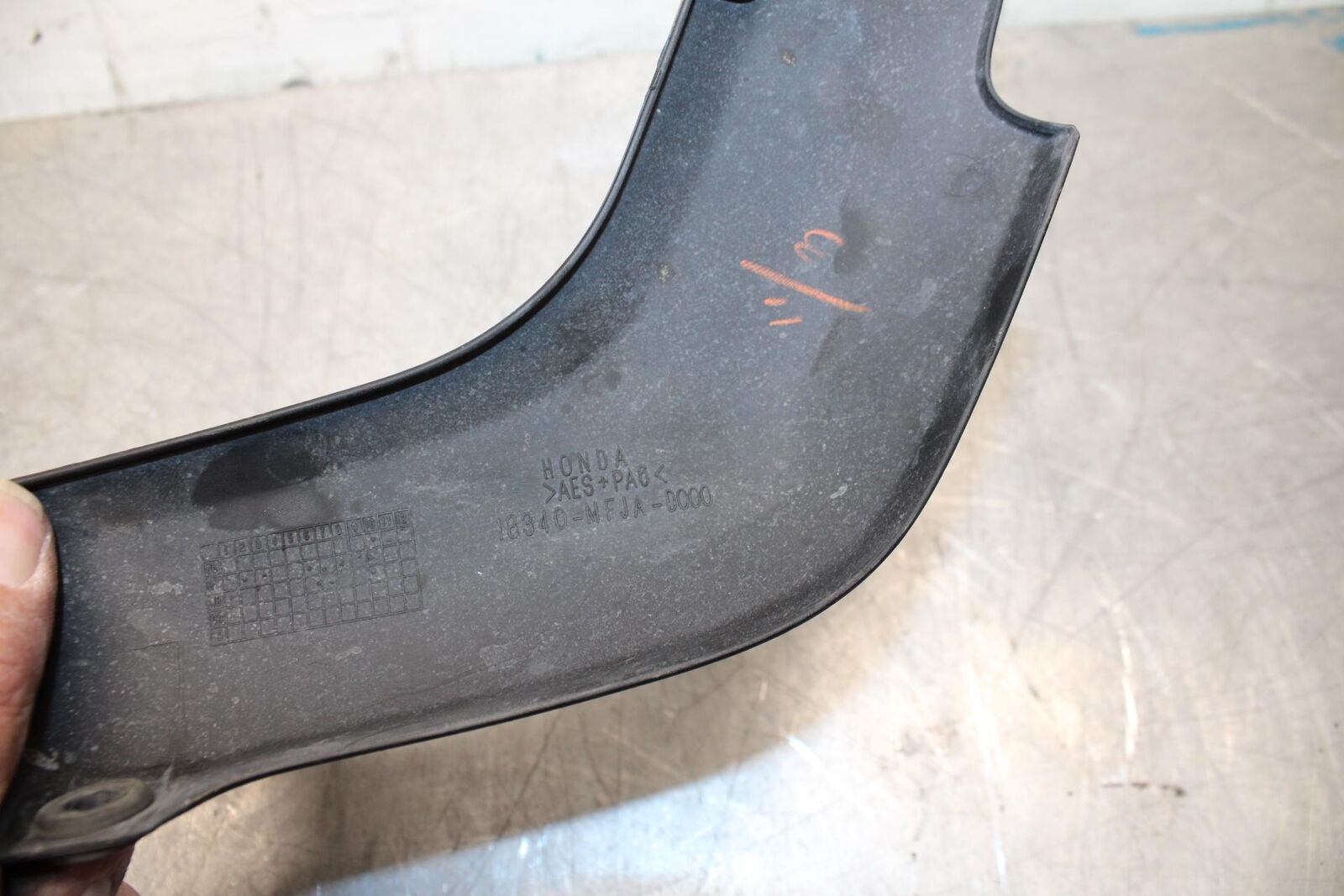 09-12 HONDA CBR600RR REAR  MUFFLER EXHAUST PIPE COVER HEAT SHIELD GUARD BB450