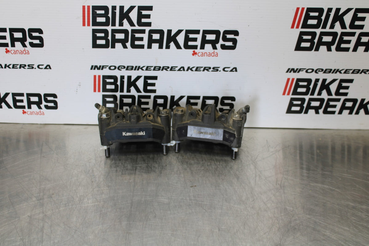 24-25 KAWASAKI NINJA ZX4R RIGHT LEFT FRONT BRAKE CALIPER SET PAIR CALIPERS BB174