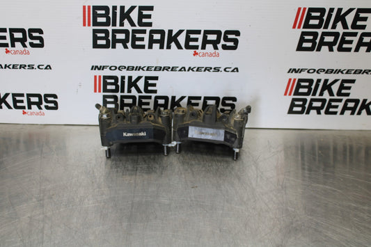 24-25 KAWASAKI NINJA ZX4R RIGHT LEFT FRONT BRAKE CALIPER SET PAIR CALIPERS BB174
