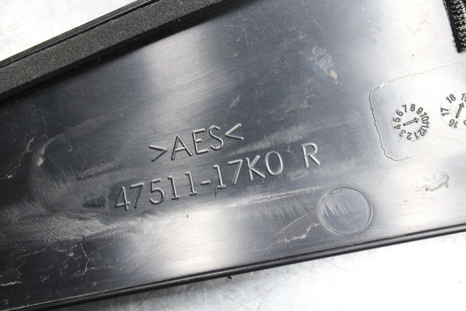 20 SUZUKI GSXR 1000 RIGHT LEFT GAS FUEL TANK PANELS COVERS TRIM SET COWLS BB597 