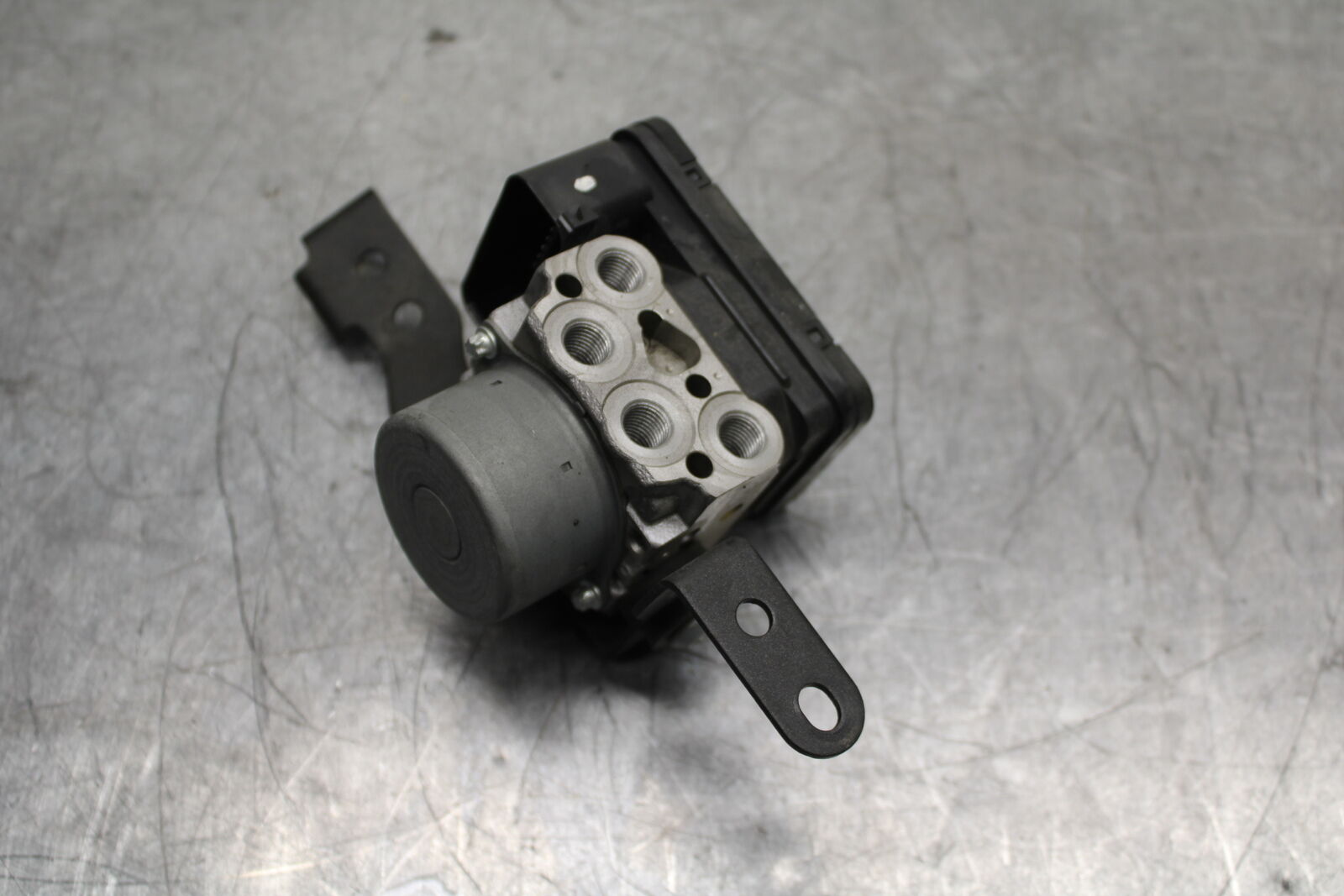 19-22 KAWASAKI Z400 ABS PUMP UNIT MODULE BB738