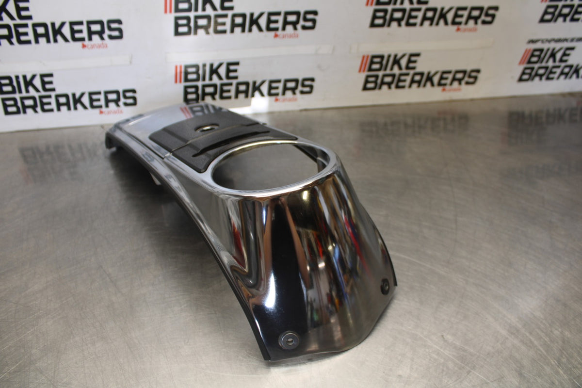 05-09 SUZUKI BOULEVARD C90 GAS TANK CAP COVER TRIM PANELCOWL FAIRING BB918