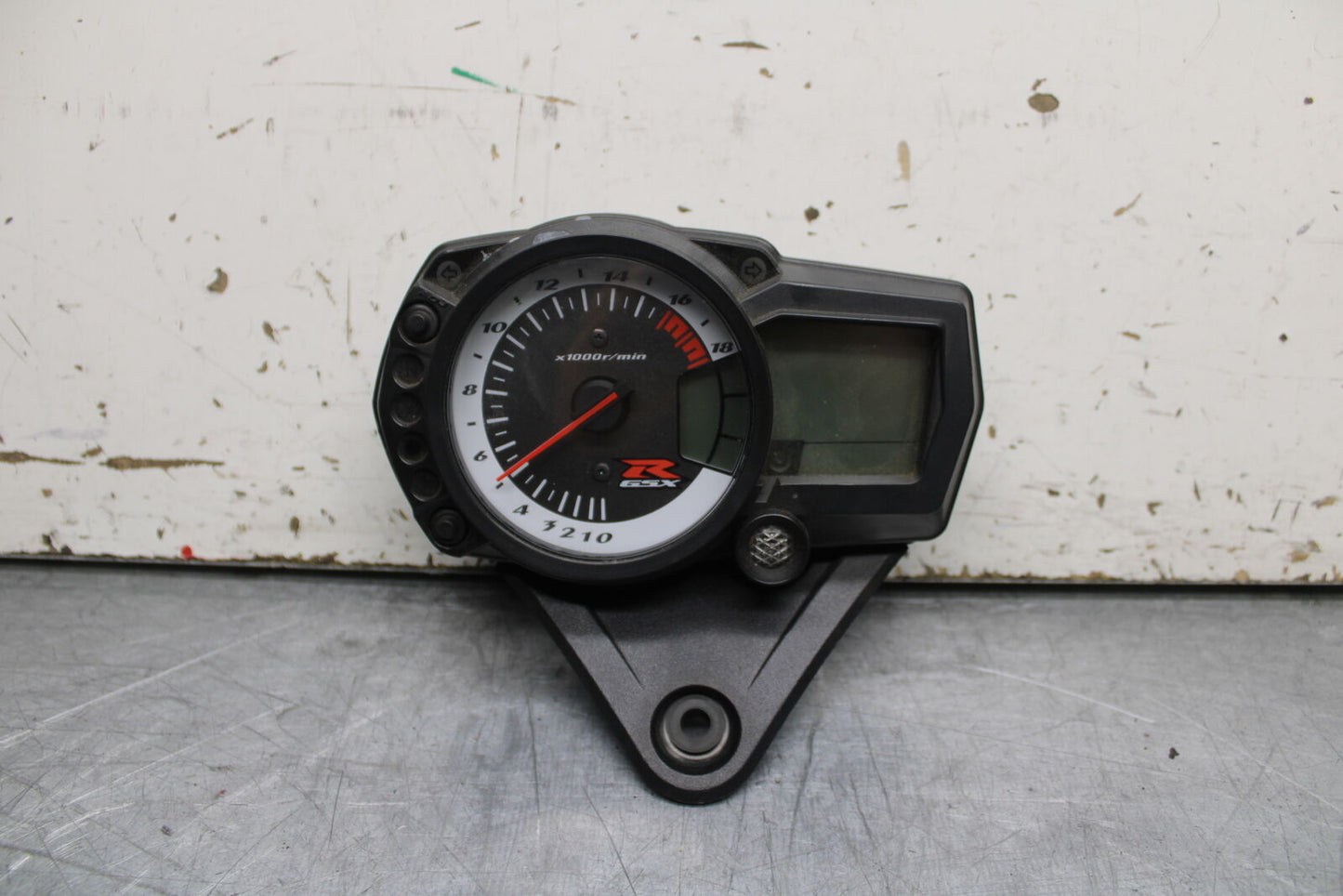 06-07 SUZUKI GSXR 600 SPEEDO TACH GAUGES CLUSTER SPEEDOMETER TACHOMETER BB243
